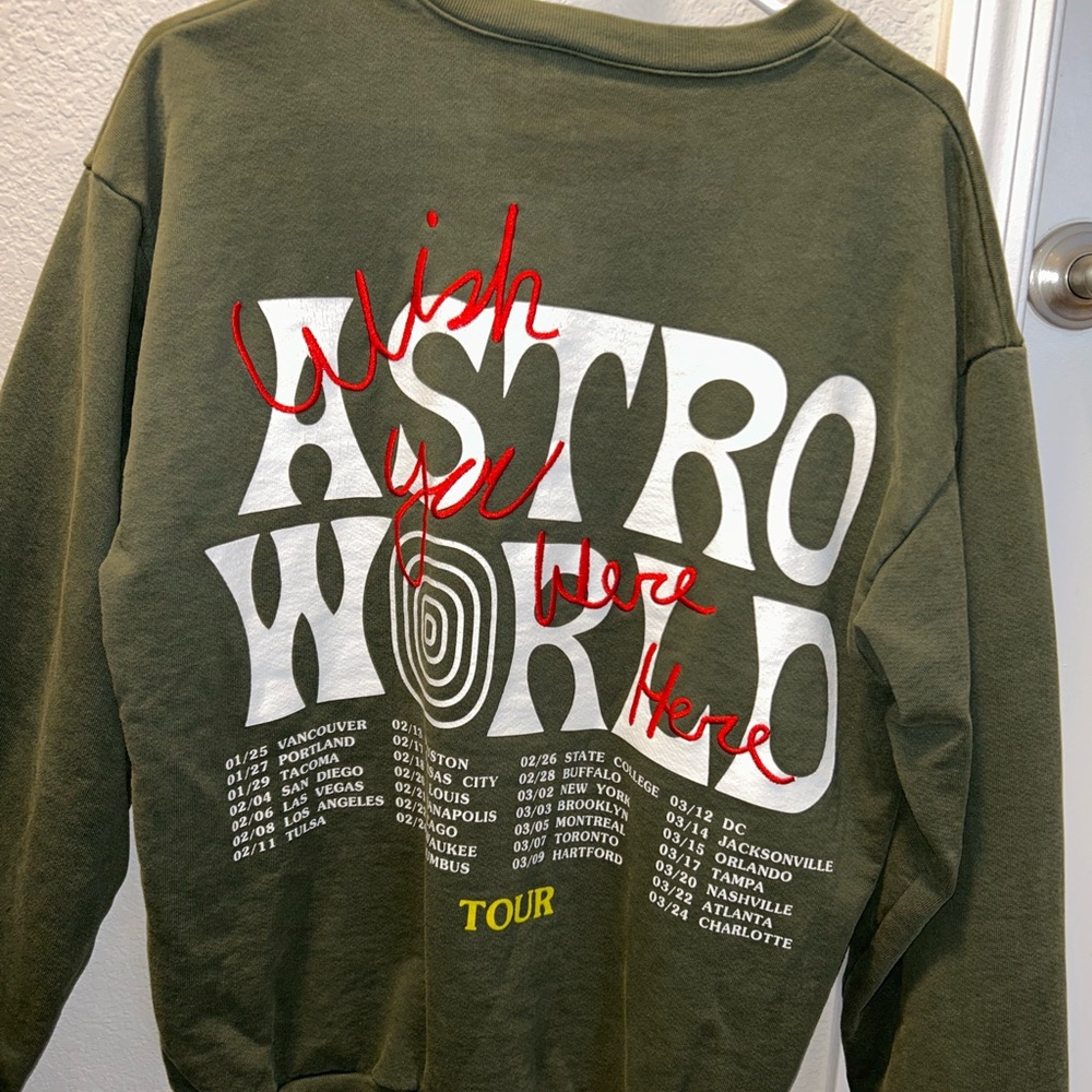 TRAVIS SCOTT ASTROWORLD TOUR Skipping Bear Crewneck